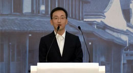 丁珂发表演讲