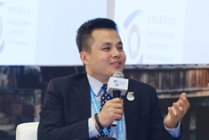 【分论坛：网络空间治理】主持人李晓东向嘉宾提问